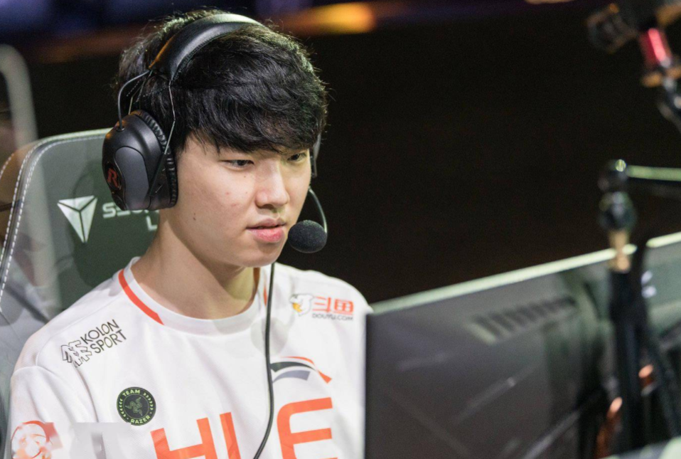 EDG爆冷HLE,369高光表现 EDG爆冷HLE,369高光表现