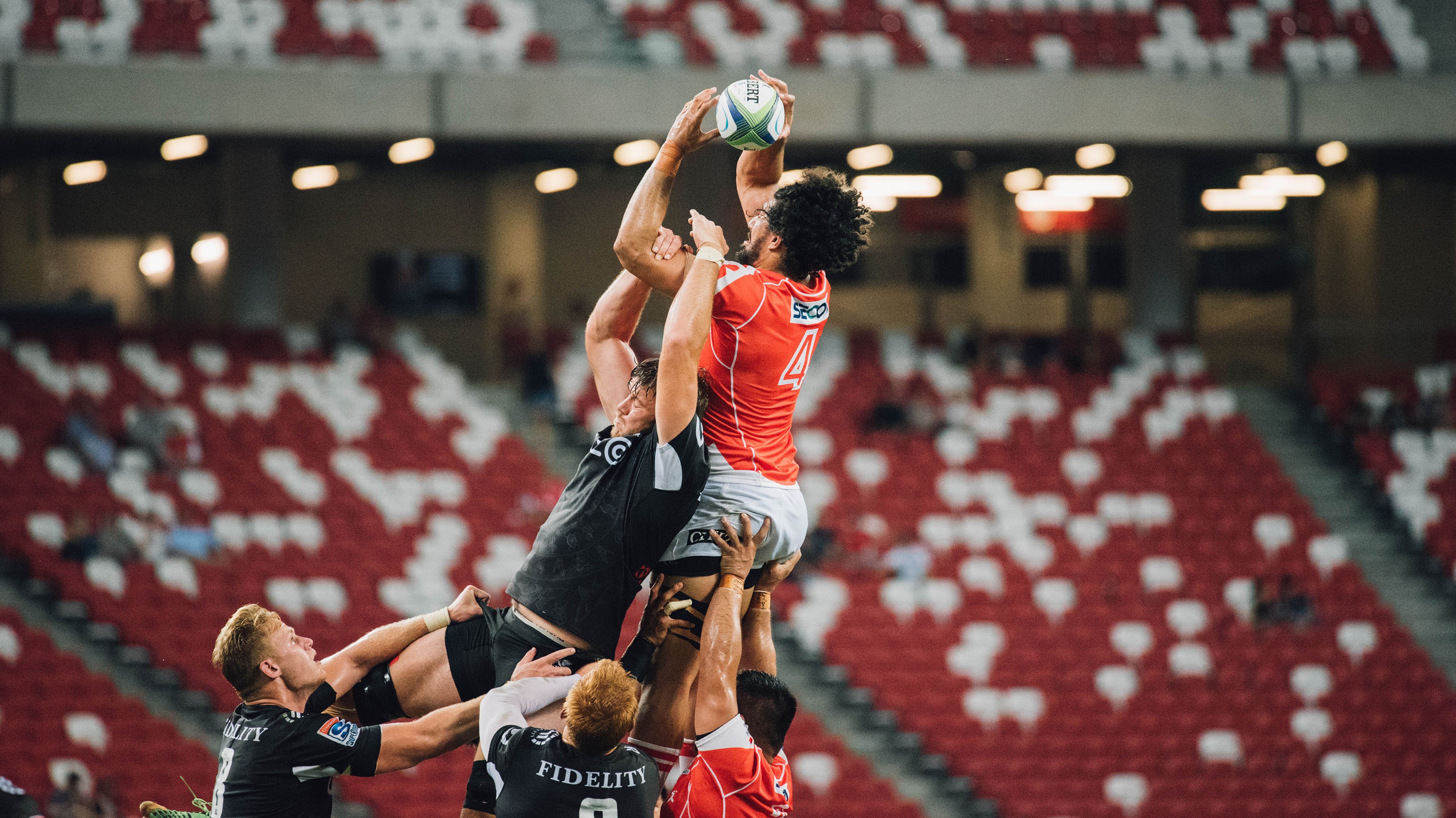 绿茵场上的双城记，楚阿梅尼一锤定音，那不勒斯加时鏖战显韧性