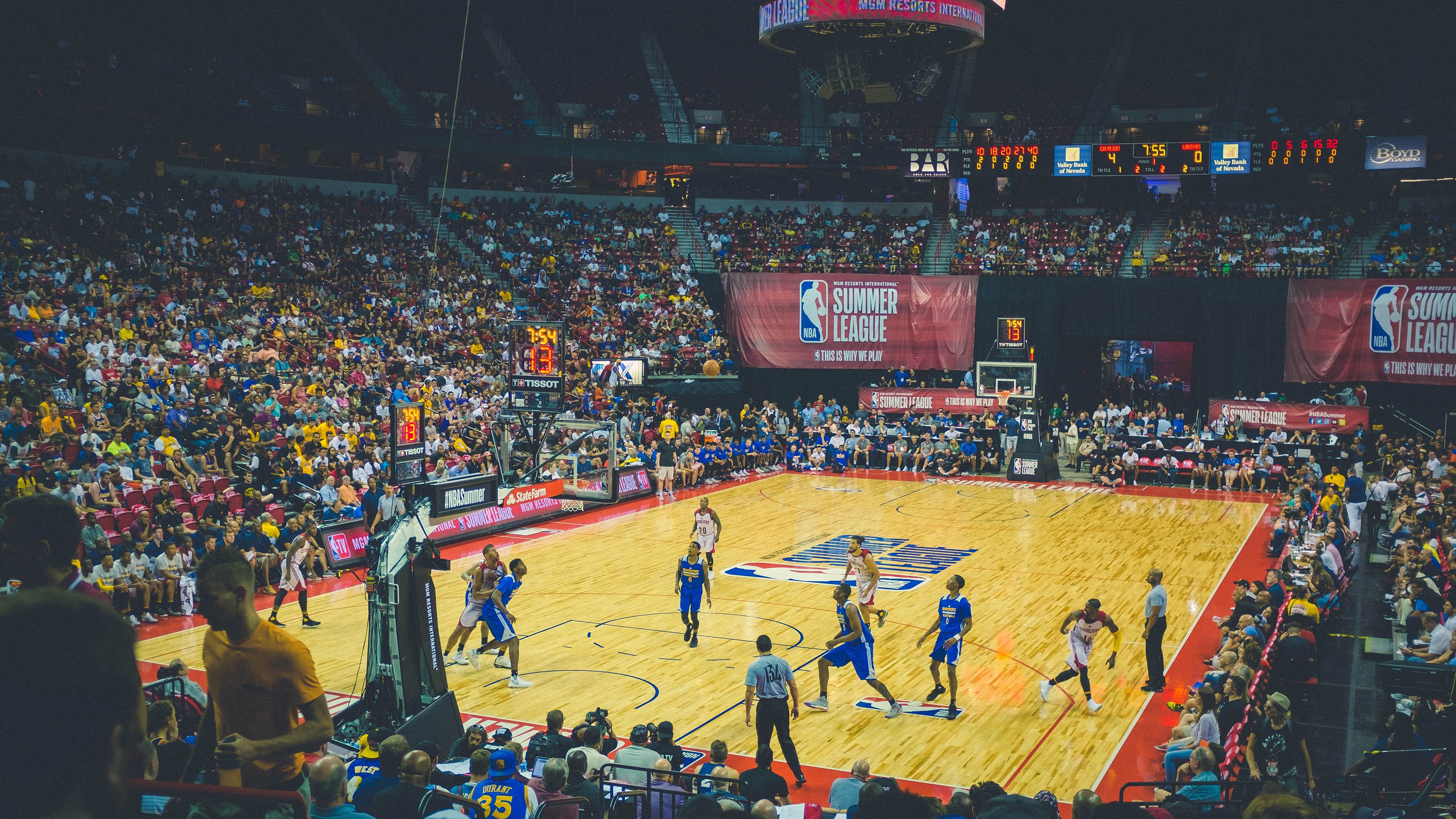 雷速体育入口-美加墨世界杯焦点战前夜，马刺最后时刻逆转老鹰的战术启示