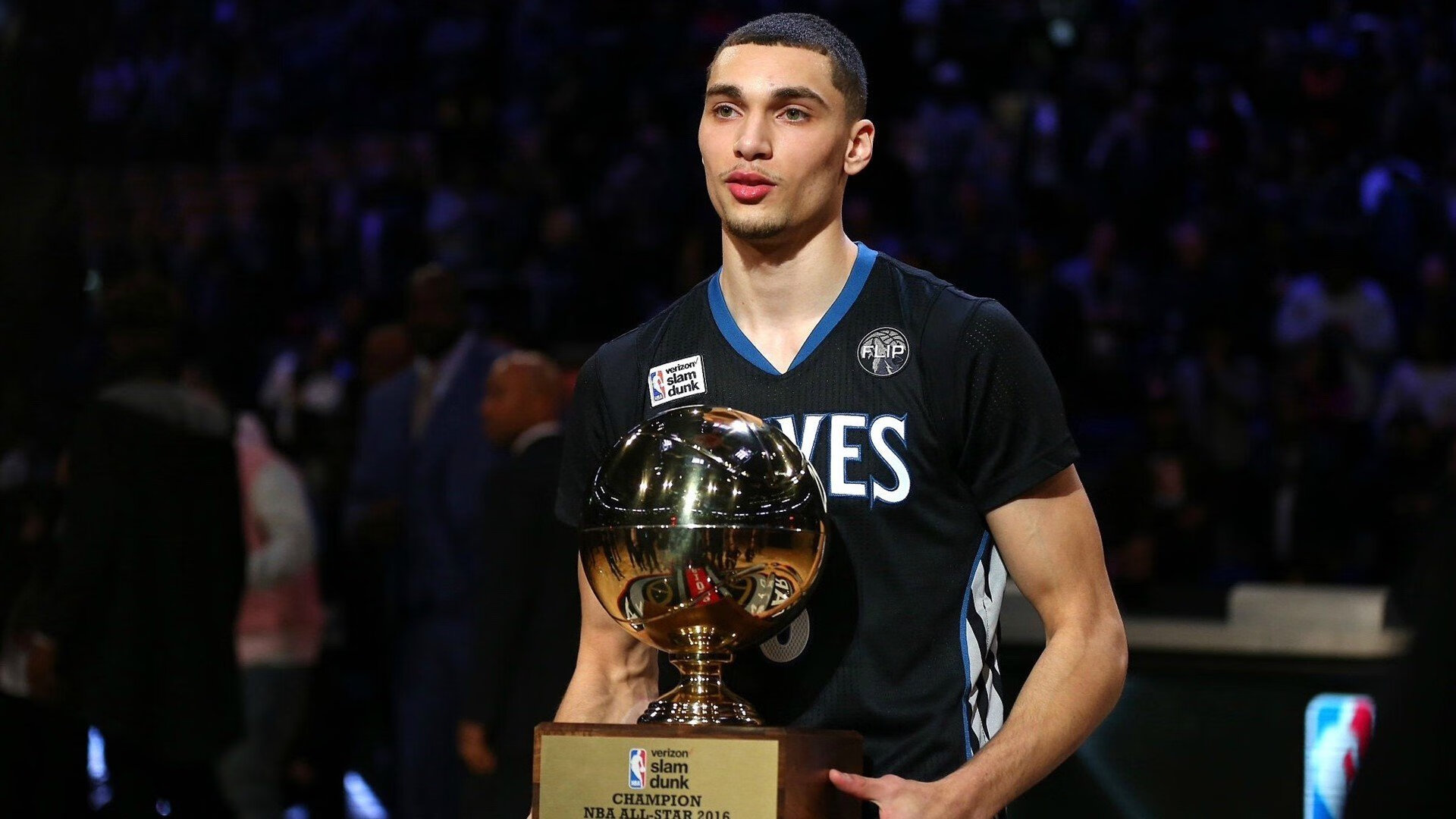 破茧成蝶，当亚特兰大的蓝遇见丹麦的红，阿尔瓦雷斯在风暴眼中绽放