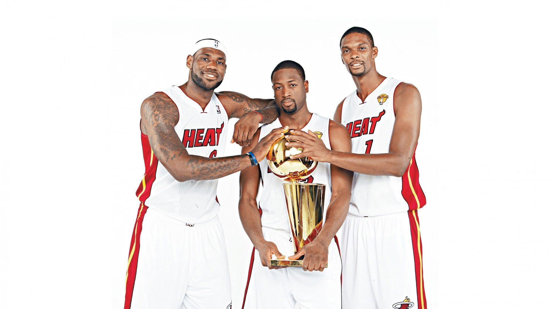 塔图姆关键三分终结悬念，76人提前锁定胜局送活塞连败