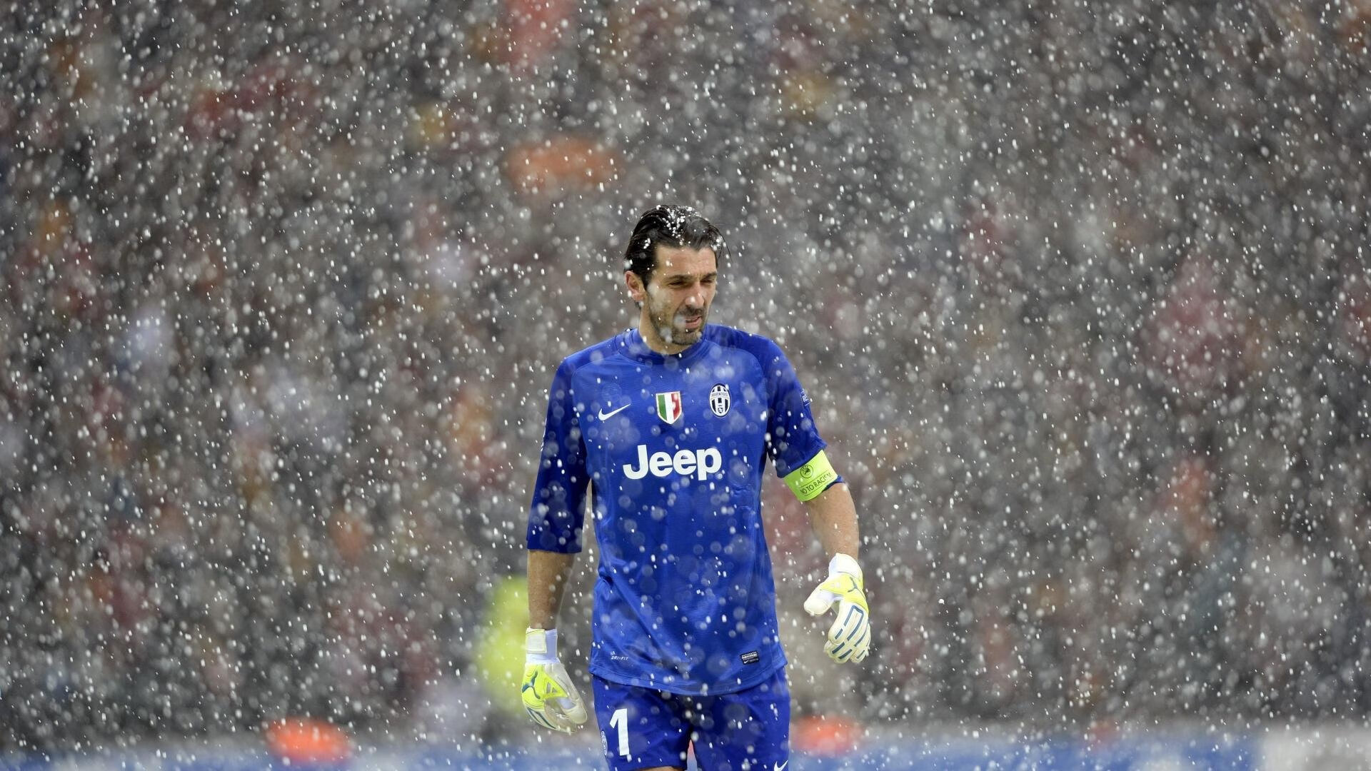 希腊鏖战哥伦比亚，苏亚雷斯惊艳四座的传奇之夜